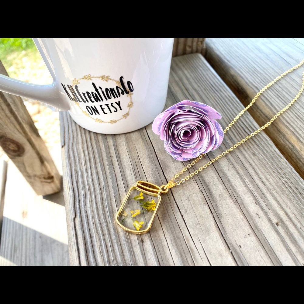 Real Dried Flower Mason Jar Necklace- BEAUTIFUL! - Picture 3 of 6